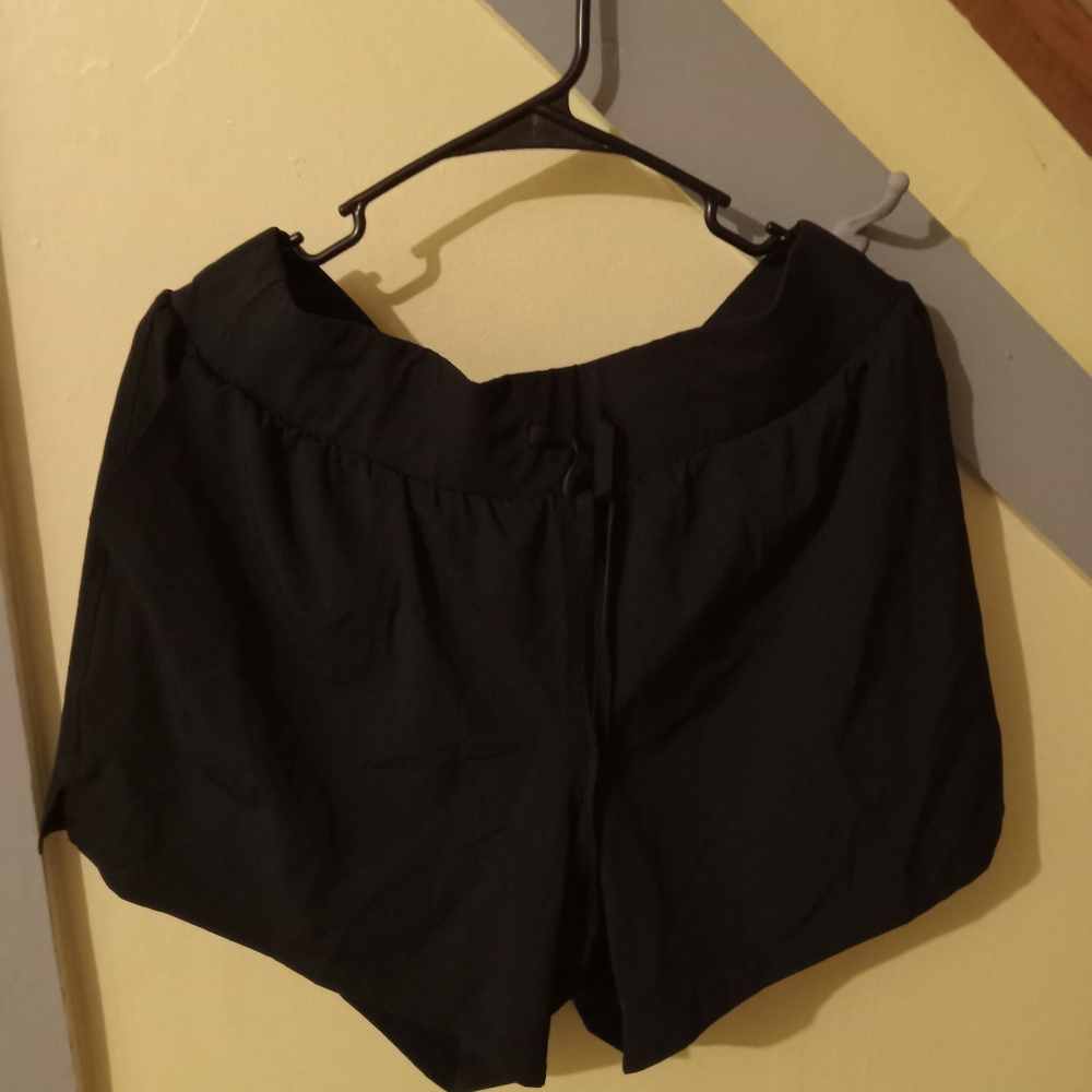 Livi Mid Rise Stretch Shorts